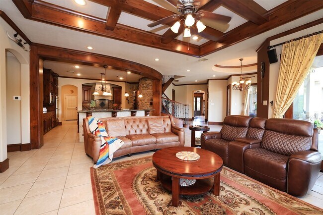 Building Photo - 22 Post Shadow Estate Dr