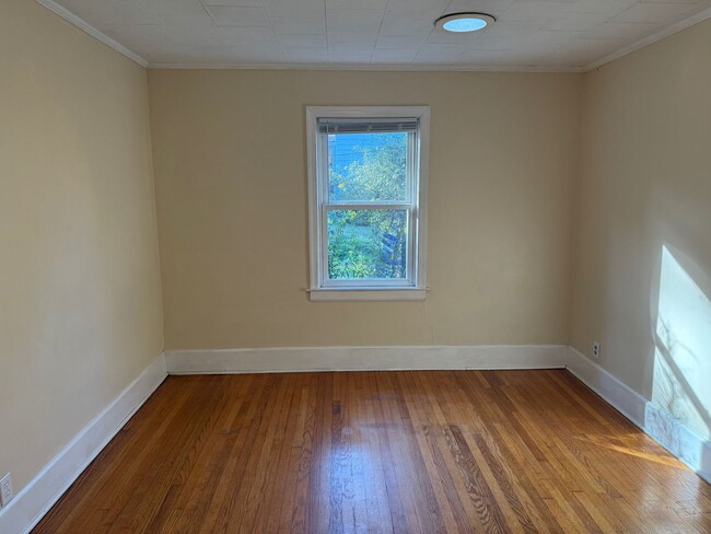 Building Photo - 3 Bedroom Ranch - Charming Country Living ...