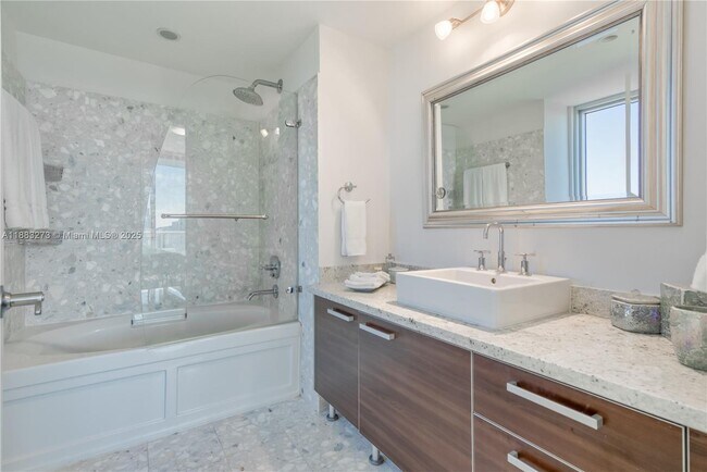 Building Photo - 185 SW 7th St