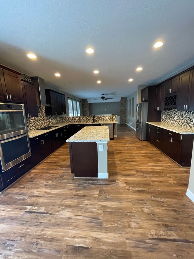 Building Photo - Beautiful Single Family Home!