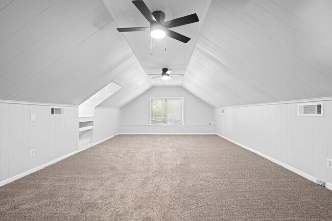 Building Photo - 1539 Brookside Dr