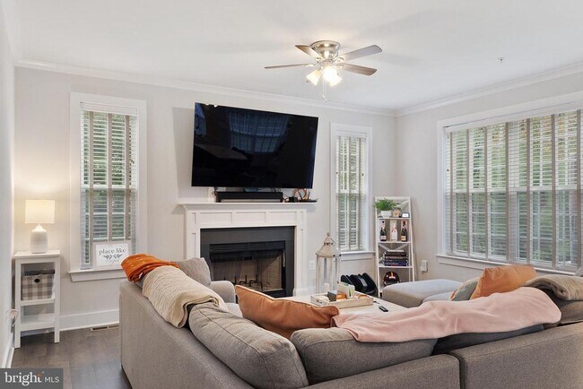 Building Photo - 937 Marzoff Rd