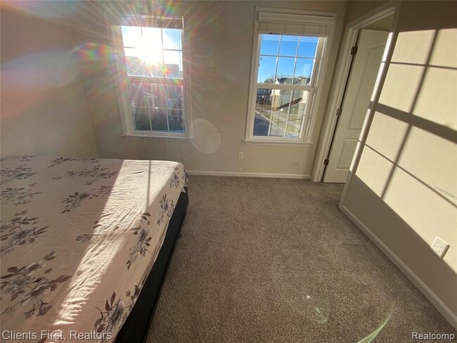 Building Photo - 22490 Woodbridge Ln