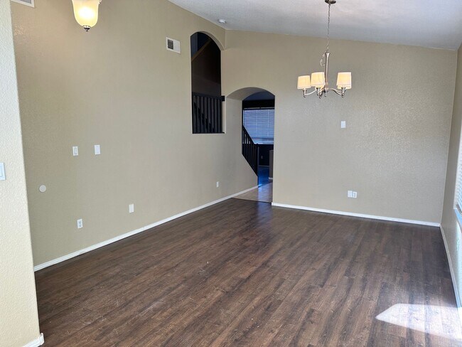 Building Photo - Cabezon Beauty | Large Yard | 2 Living Areas & Upstairs Loft | 1-year Lease | Coming Soon Pre-lea...