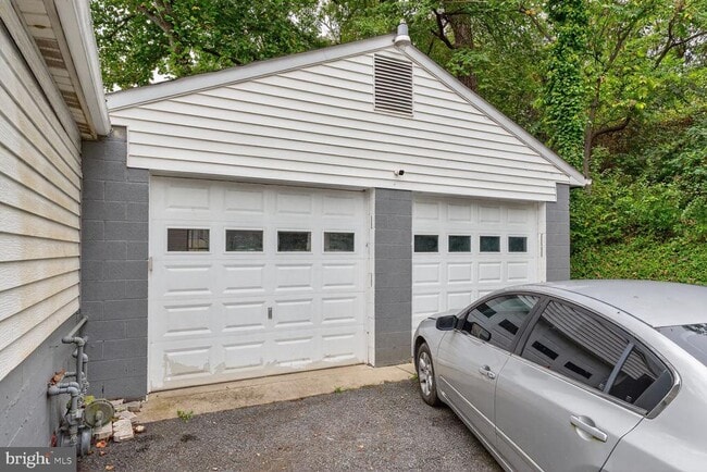 Building Photo - 9824 Old Fort Rd