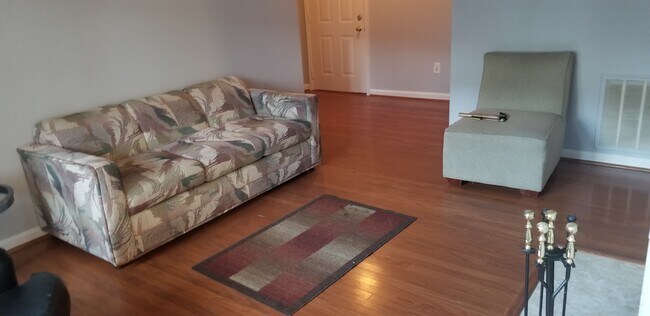 Building Photo - 6425 Richmond Hwy