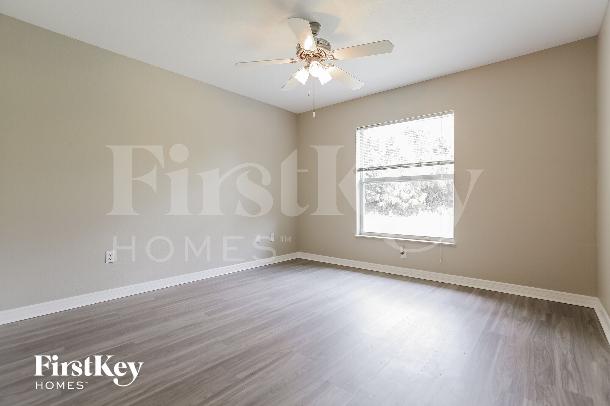 Building Photo - 2463 Alesio Ave