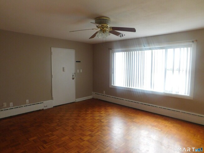 Building Photo - 45 Oakview Cir