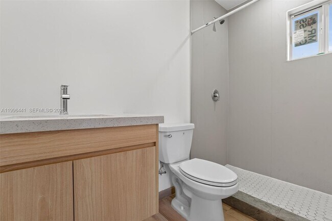 Building Photo - 1515 Redland Rd