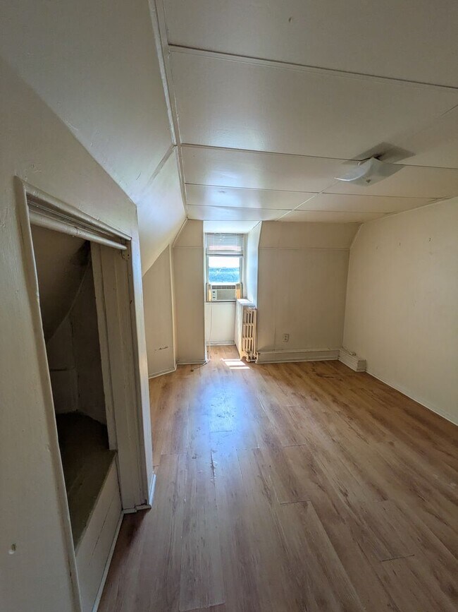 Building Photo - 5229 Gertrude St