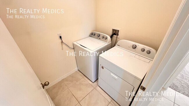 Building Photo - 1830 Hackberry St