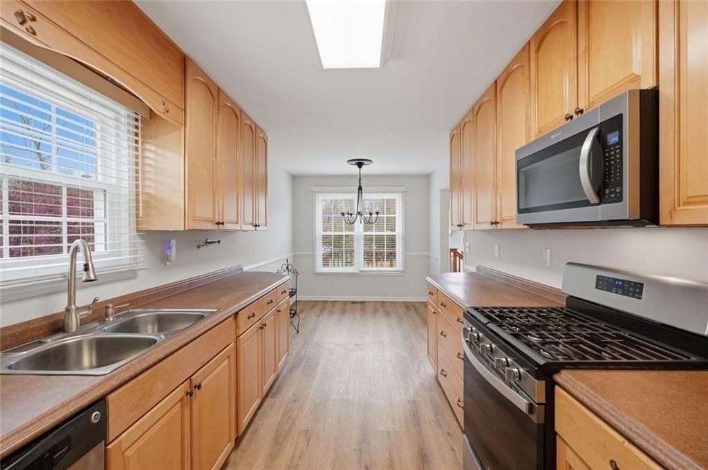 Building Photo - 638 Oberlochen Way