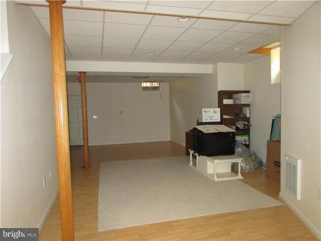 Building Photo - 1 Overlook Ct