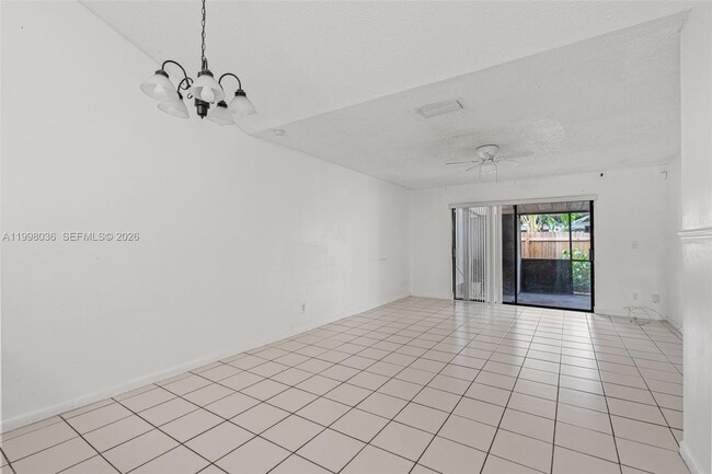 Building Photo - 6916 SW 37th St