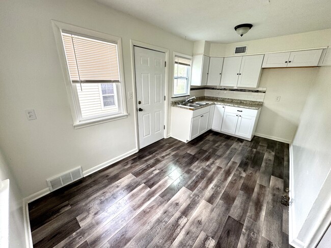 Building Photo - 4022 N 42nd St
