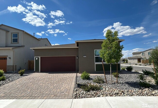 Primary Photo - 2494 Metolius Dr
