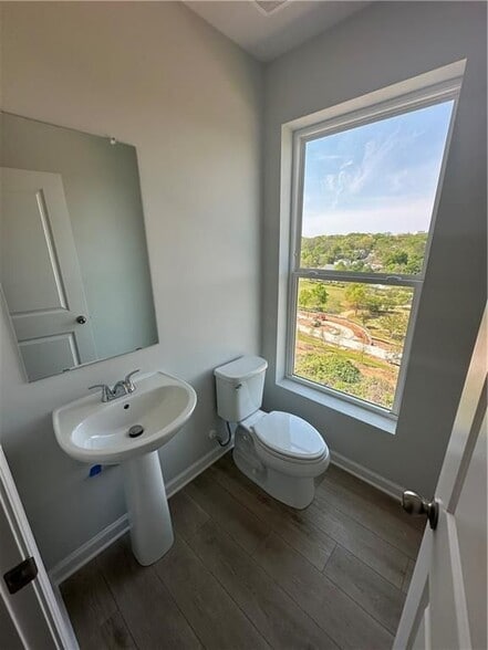 Building Photo - 352 Skylar Ct SE