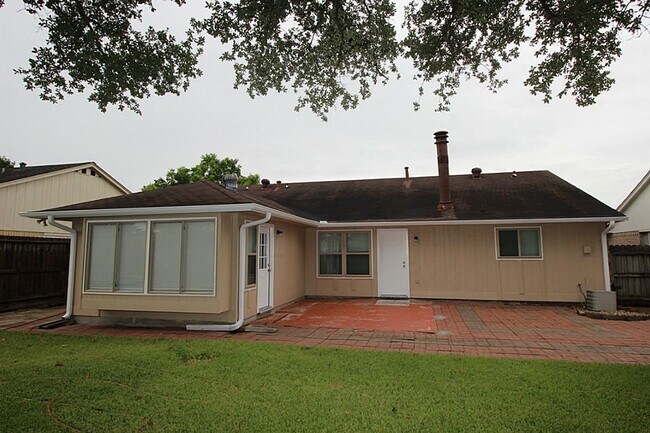 Building Photo - 3873 Pecan Cir