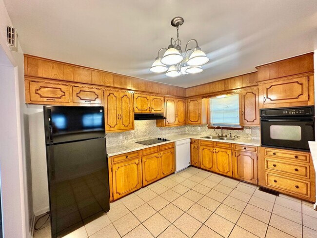 Building Photo - 3 BED 2 BATH-Longview Acres 2nd