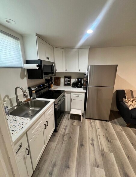 Building Photo - 20713 Lemay St