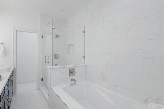 Building Photo - 2931 El Fenice Ln