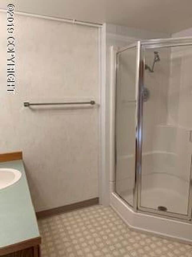 Building Photo - Quiet home in South Anchorage with Views