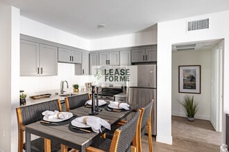 Building Photo - 14526 Kittridge St