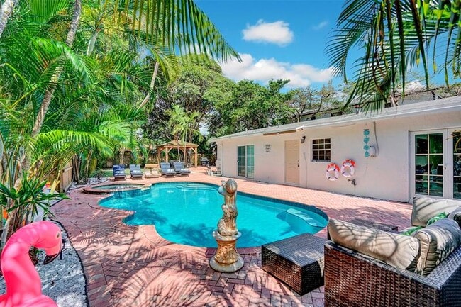 Building Photo - 1129 NE 2nd Ave