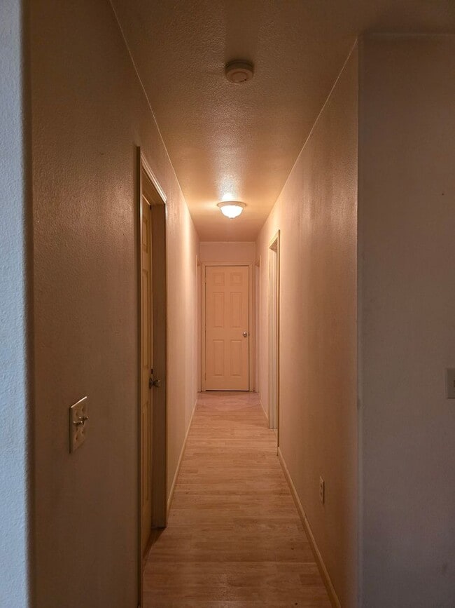 Building Photo - 3BR/2BA Home on 2 Acres – 2 Car Garage & Pet Friendly