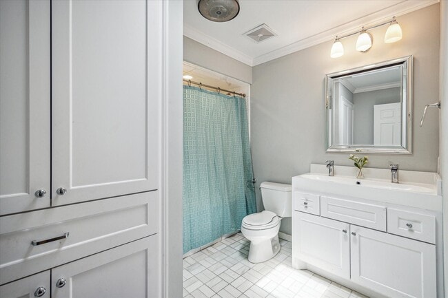 Building Photo - 6249 Olympia Dr