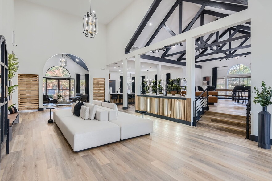 Building Photo - z-031726-The Orion