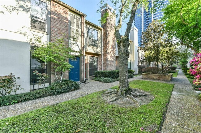 Building Photo - 1201 McDuffie St