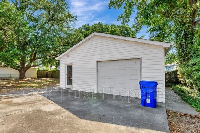 Building Photo - 4313 Helene Dr