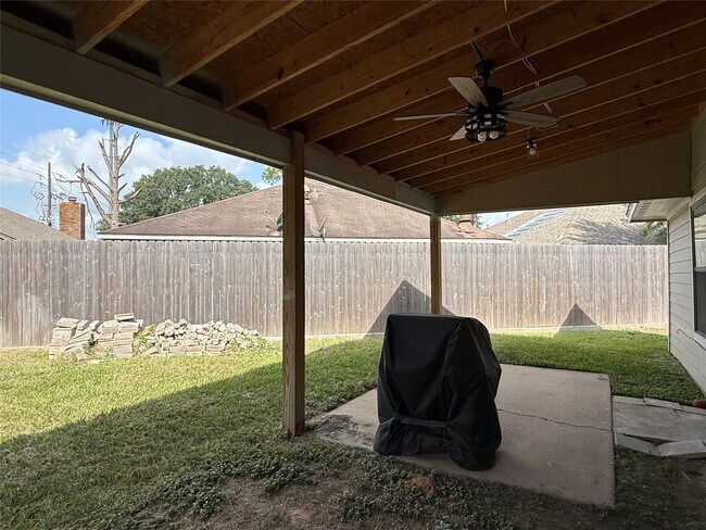 Building Photo - 1703 Windy Knoll Dr