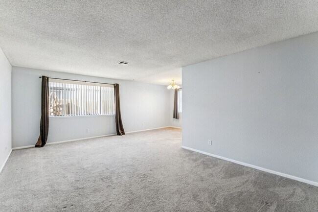 Building Photo - 1508 W Elm Pl