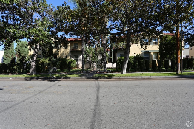 Building Photo - El Seville Apartments