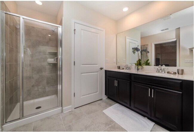 Building Photo - BEAUTIFUL CHAMPIONS GATE 2 BED 2 BATH COND0  w/GARAGE - FULLY FURNISHED - 12 MONTH RENTAL