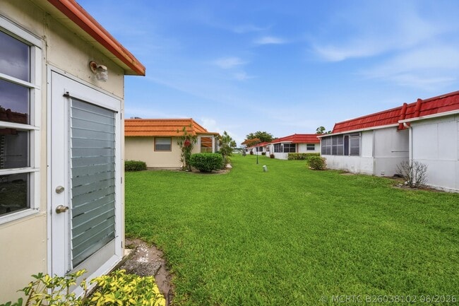 Building Photo - 28 Seville Dr