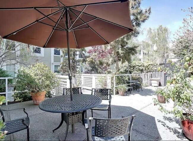 Building Photo - 2250 24th St