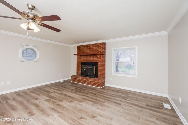 Building Photo - 9412 Titan Dr
