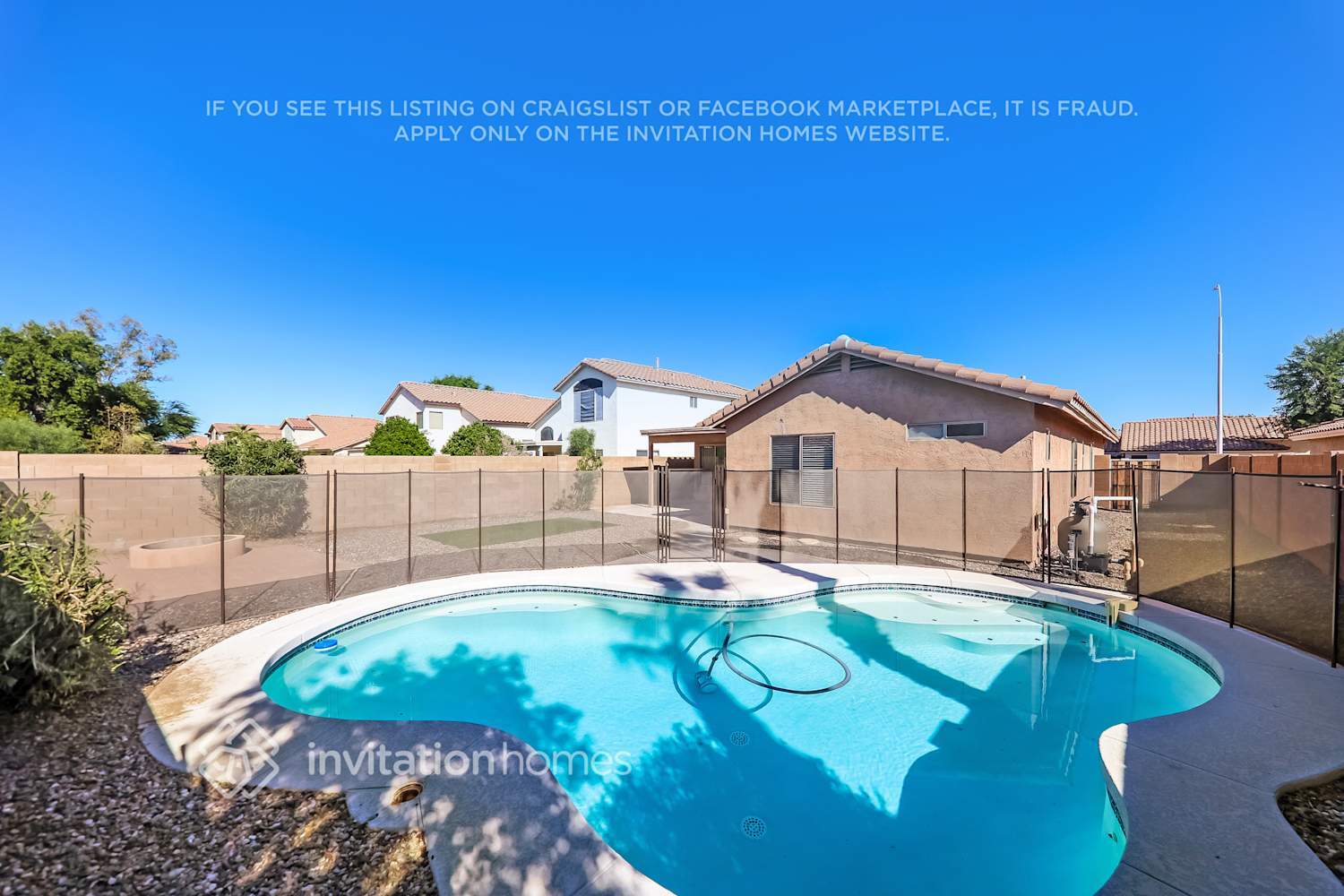 Building Photo - 2406 S Navajo Way