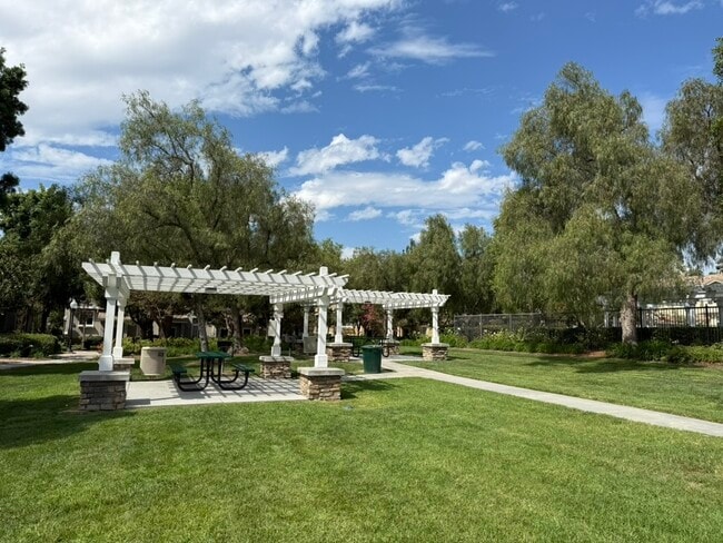 Building Photo - 1341 McFadden Dr