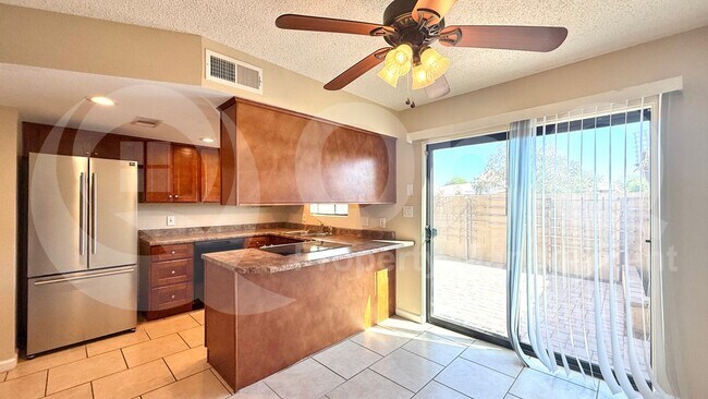 Building Photo - 2724 W McLellan Blvd