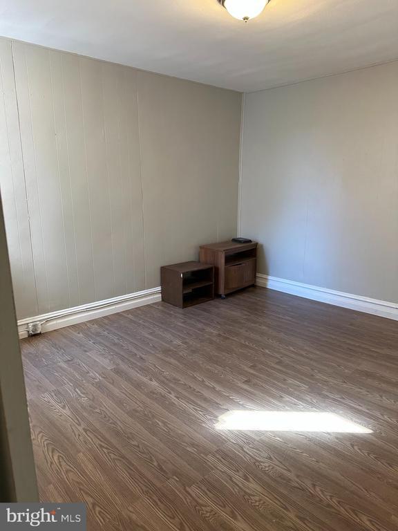 Building Photo - 1192 Yorkship Square