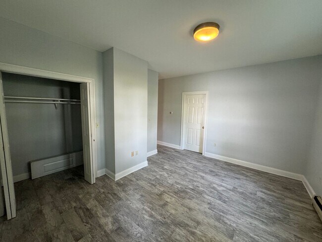 Building Photo - Cozy Studio Apartment