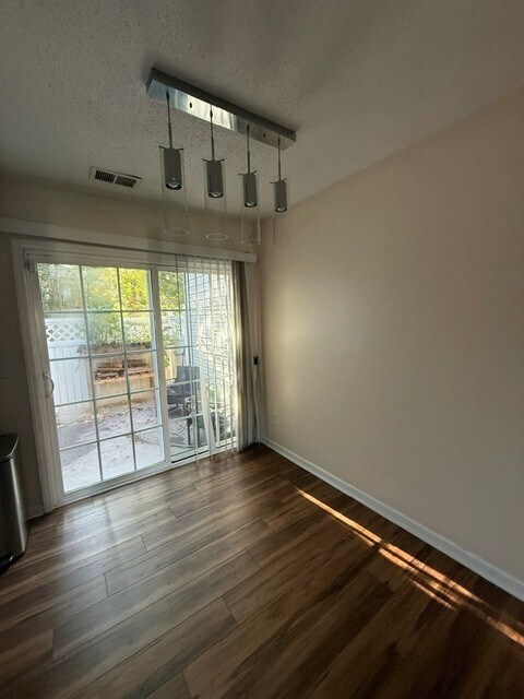 Building Photo - 225 Pawley Ave