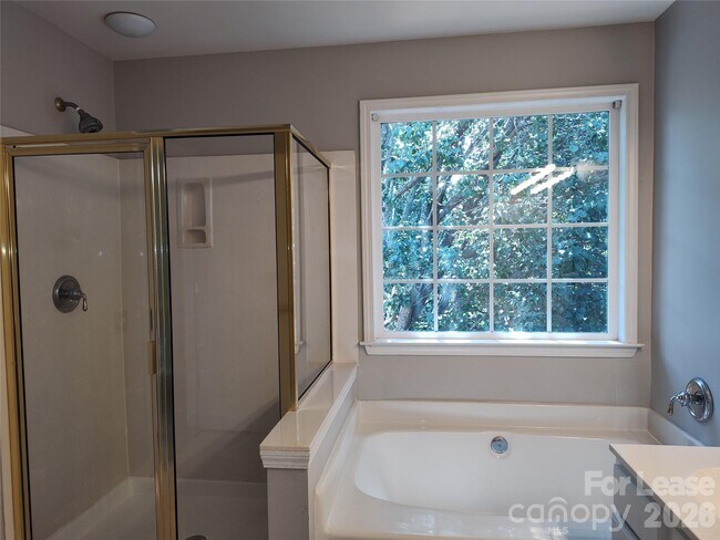 Building Photo - 4018 Manor House Dr