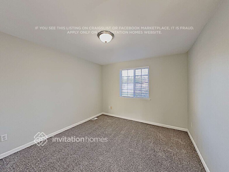Building Photo - 17127 115th Ave E