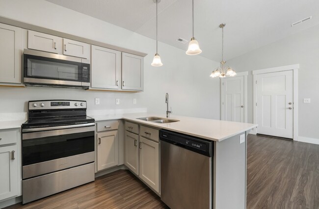Building Photo - 1838 W Eaglewood Dr