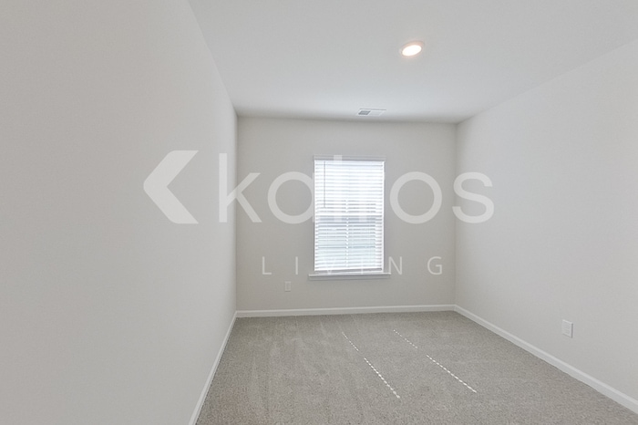 Building Photo - 2495 Banyon Cir